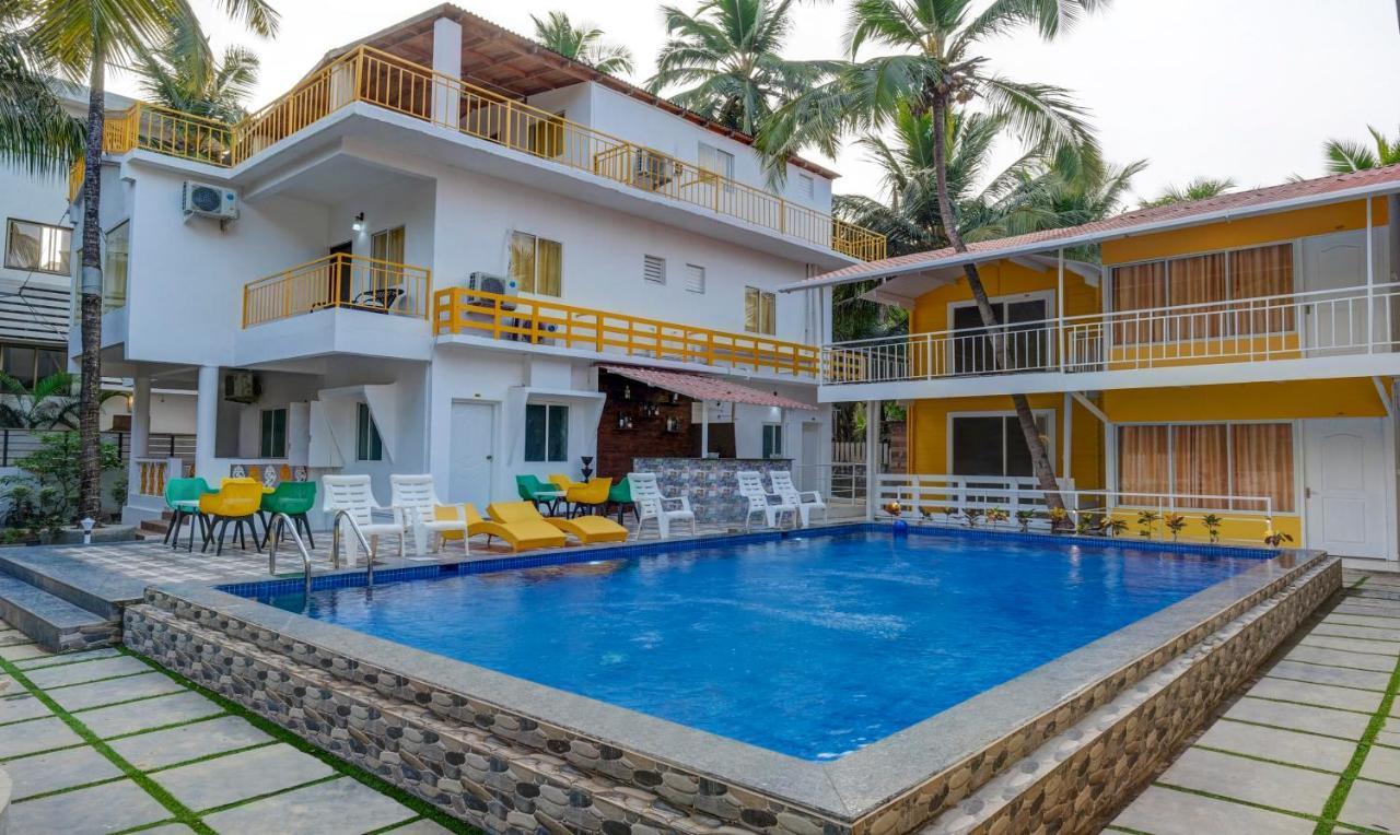 Beach Walk Resort Morjim Exterior photo