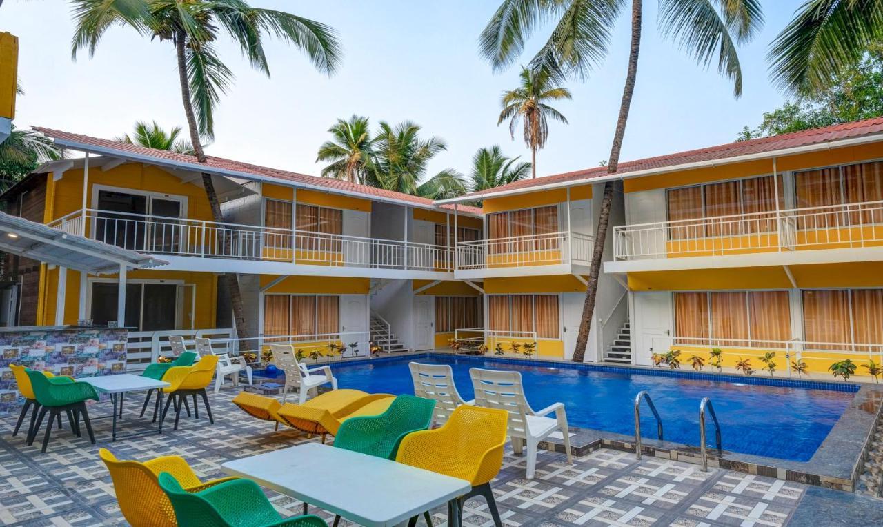 Beach Walk Resort Morjim Exterior photo
