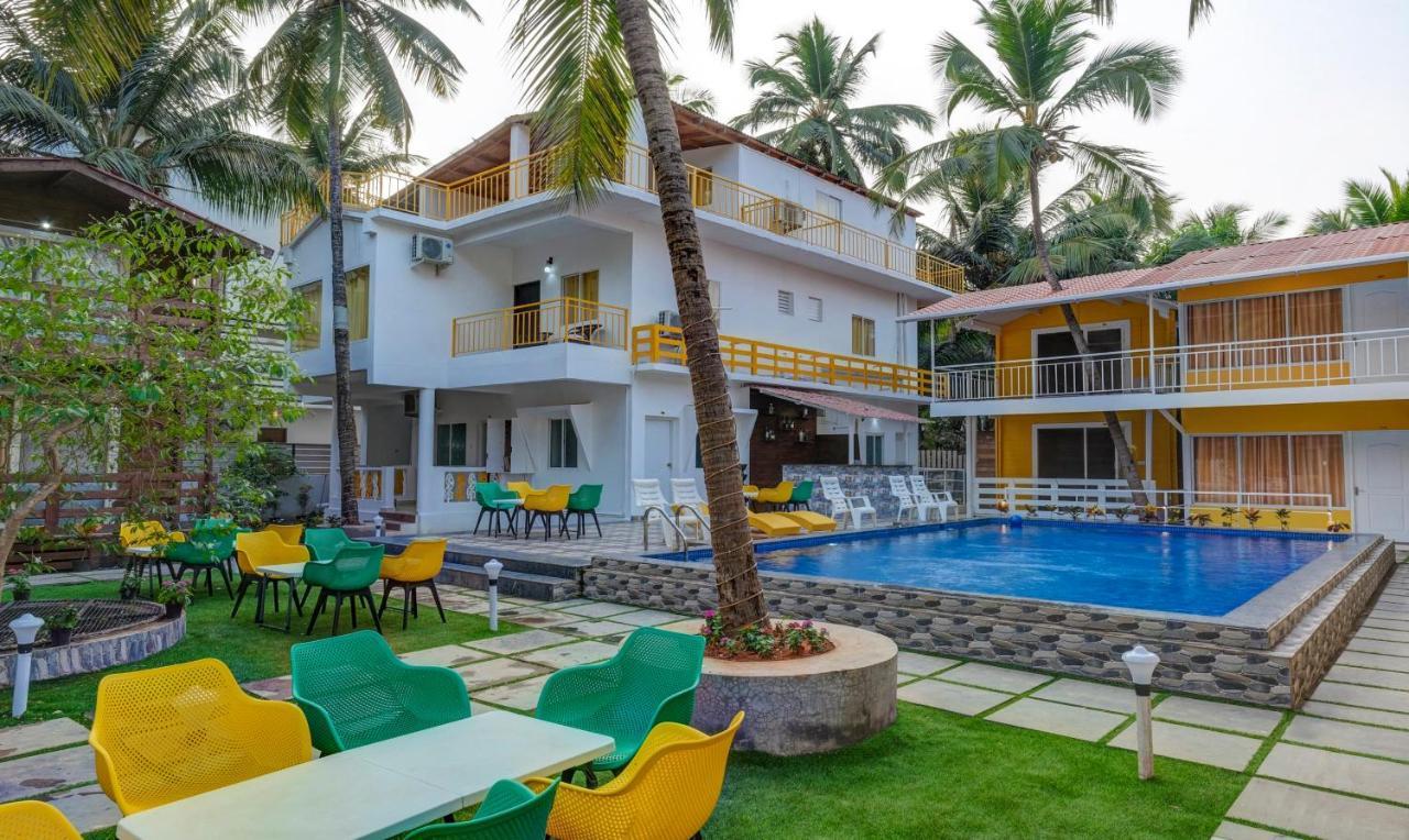 Beach Walk Resort Morjim Exterior photo