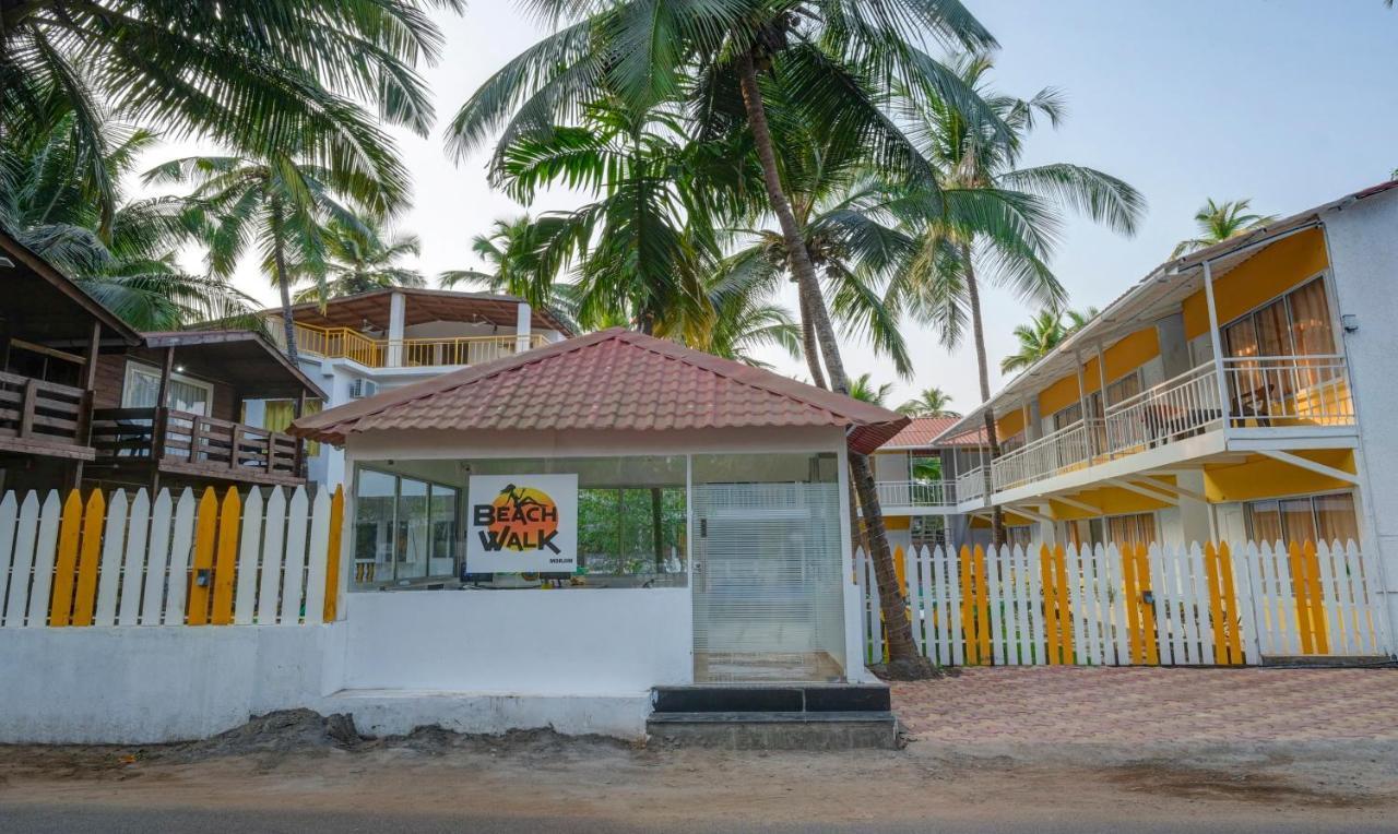 Beach Walk Resort Morjim Exterior photo