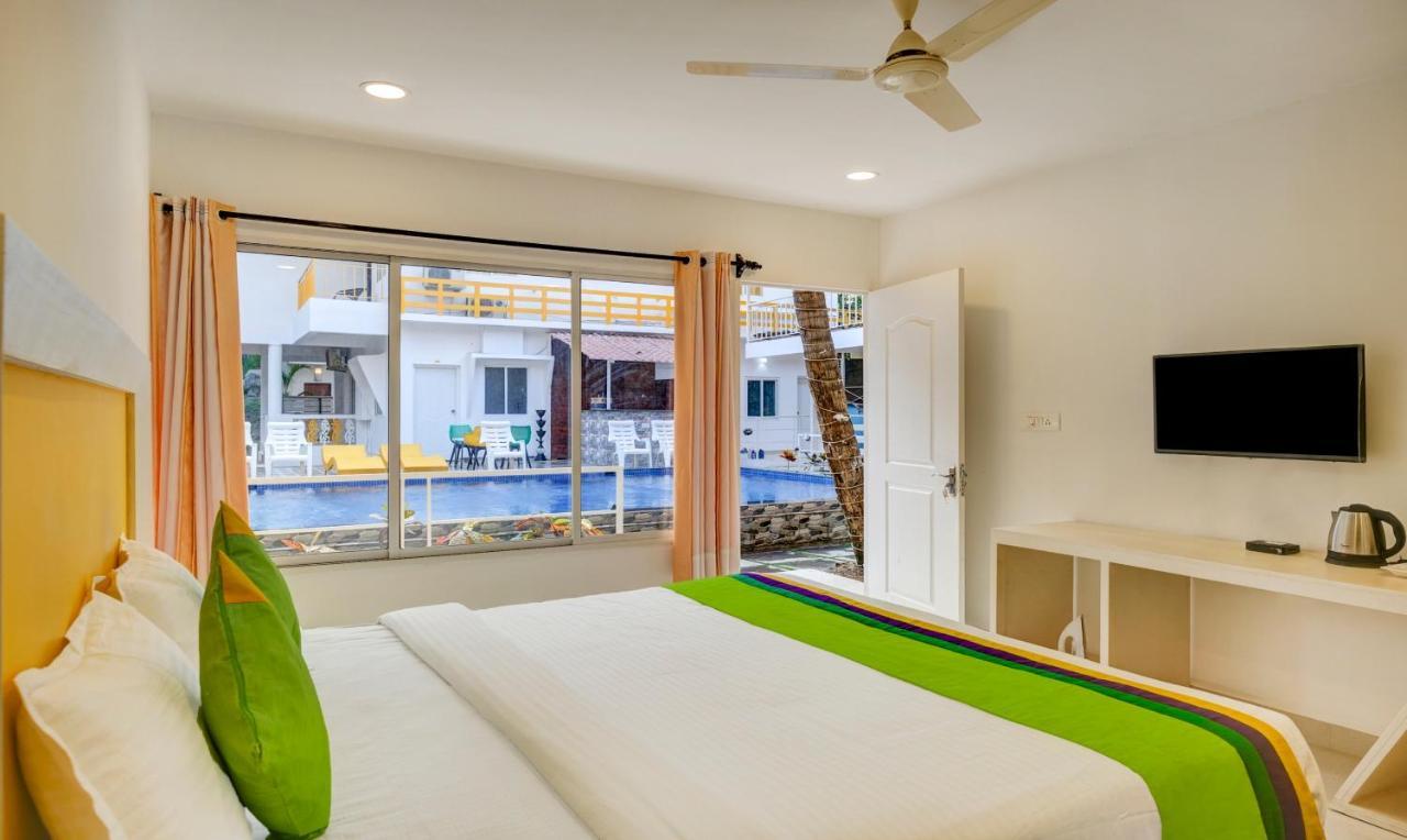 Beach Walk Resort Morjim Exterior photo